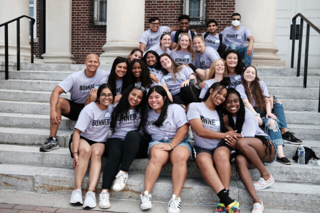 A group of bonner students smiling.